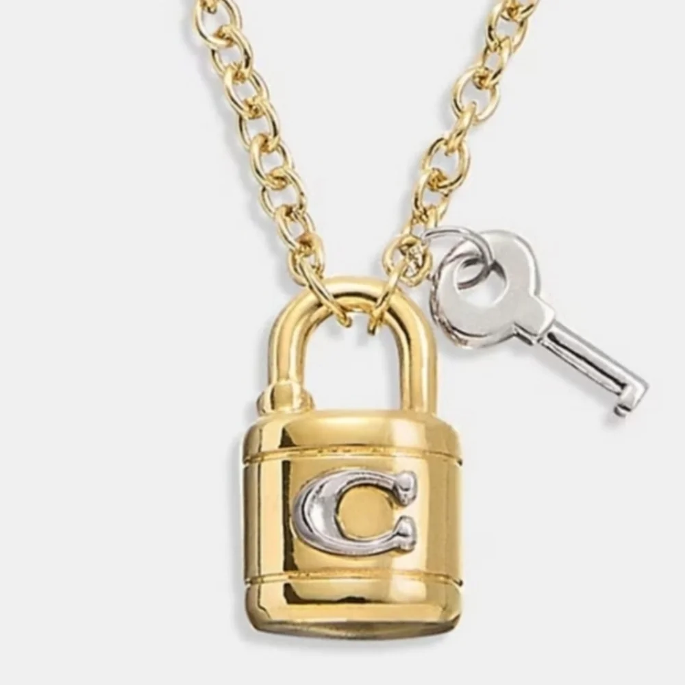New! Signature Gold/ Silver  Padlock And Key Necklace - Picture 4 of 11